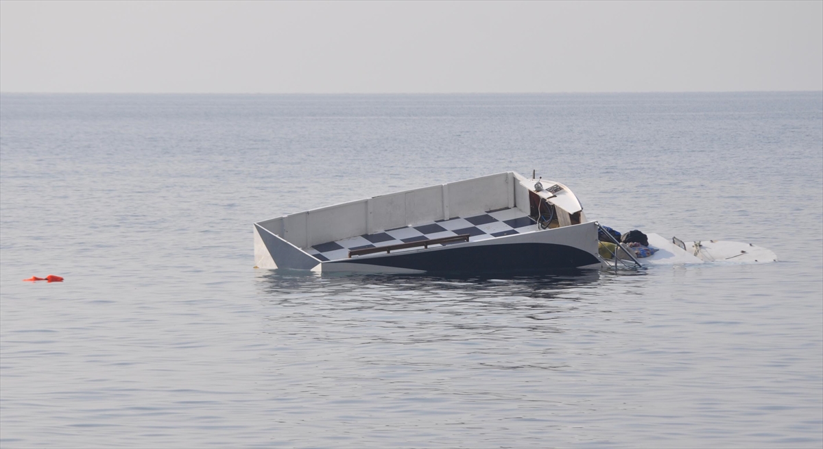 Çanakkale'de mülteci teknesi battı: 35 ölü