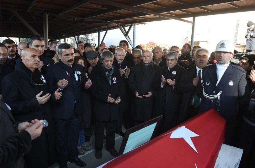 Kemal Kılıçdaroğlu Kamer Genç'in cenaze töreninde