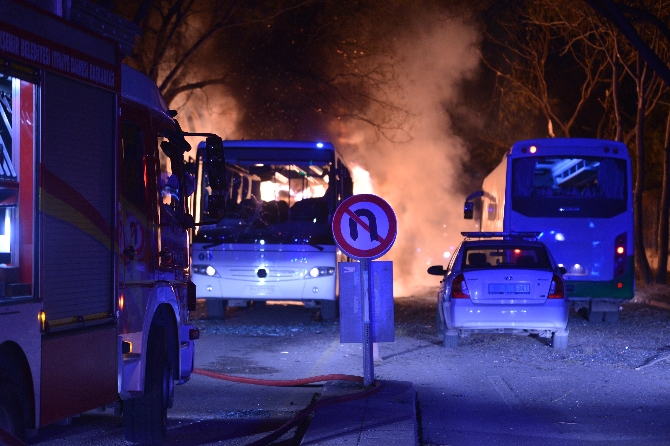 Ankara'da askeri servis aracına bombalı saldırı