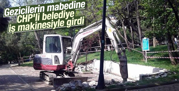 CHP'li belediye Abbasağa'ya iş makinesiyle girdi
