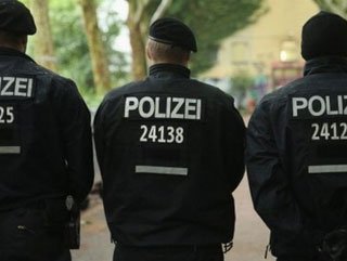 Almanya'da 250 polisle aşırı sağcı operasyonu