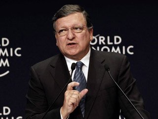 Barroso'dan Türkiye'ye mülteci övgüsü