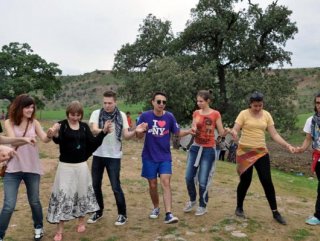 Yabancı öğrenciler Silopi eteklerinde barışı kutladılar