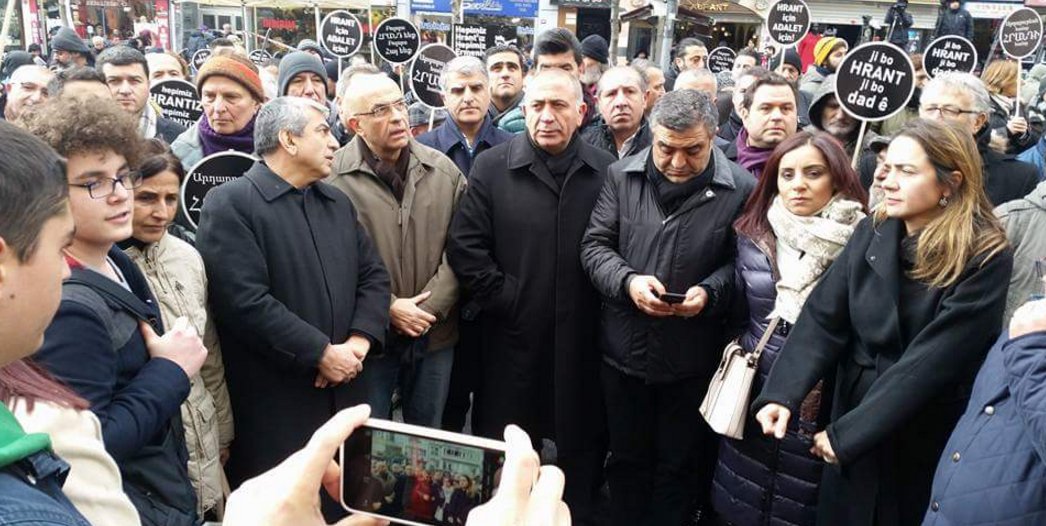 CHP'li vekillerden katil devlet sloganı