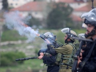 İsrail askerleri Filistinlilere ateş açtı 15 yaralı