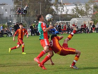 Antalya'da Uluslararası Dünya Futbol Turnuvası