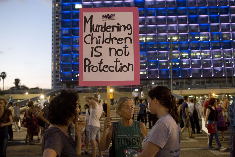 İsrailliler Gazze saldırılarını protesto etti