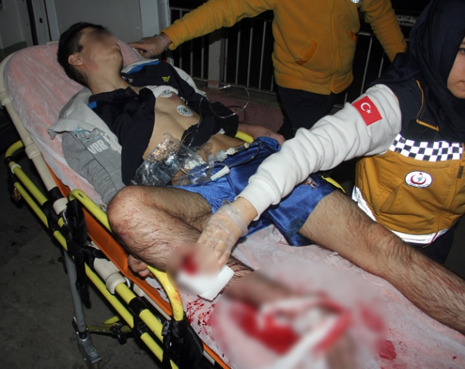 Adana'da bombacı teröristi polis kurtardı