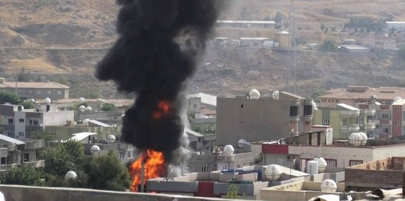 Cizre'de yangın: 9 ölü 25 yaralı