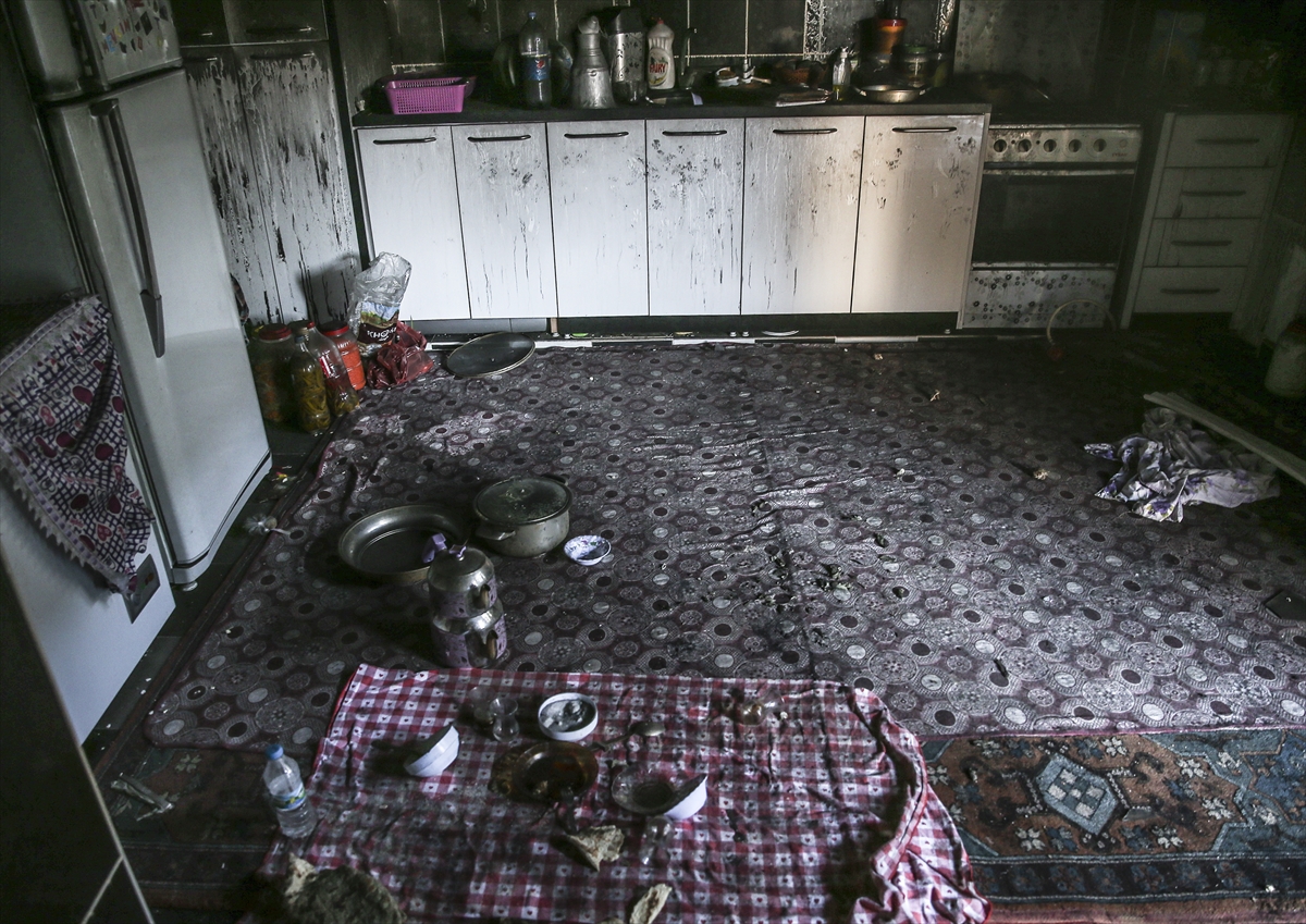 Teröristler Cizrelilerin evlerini yaktı